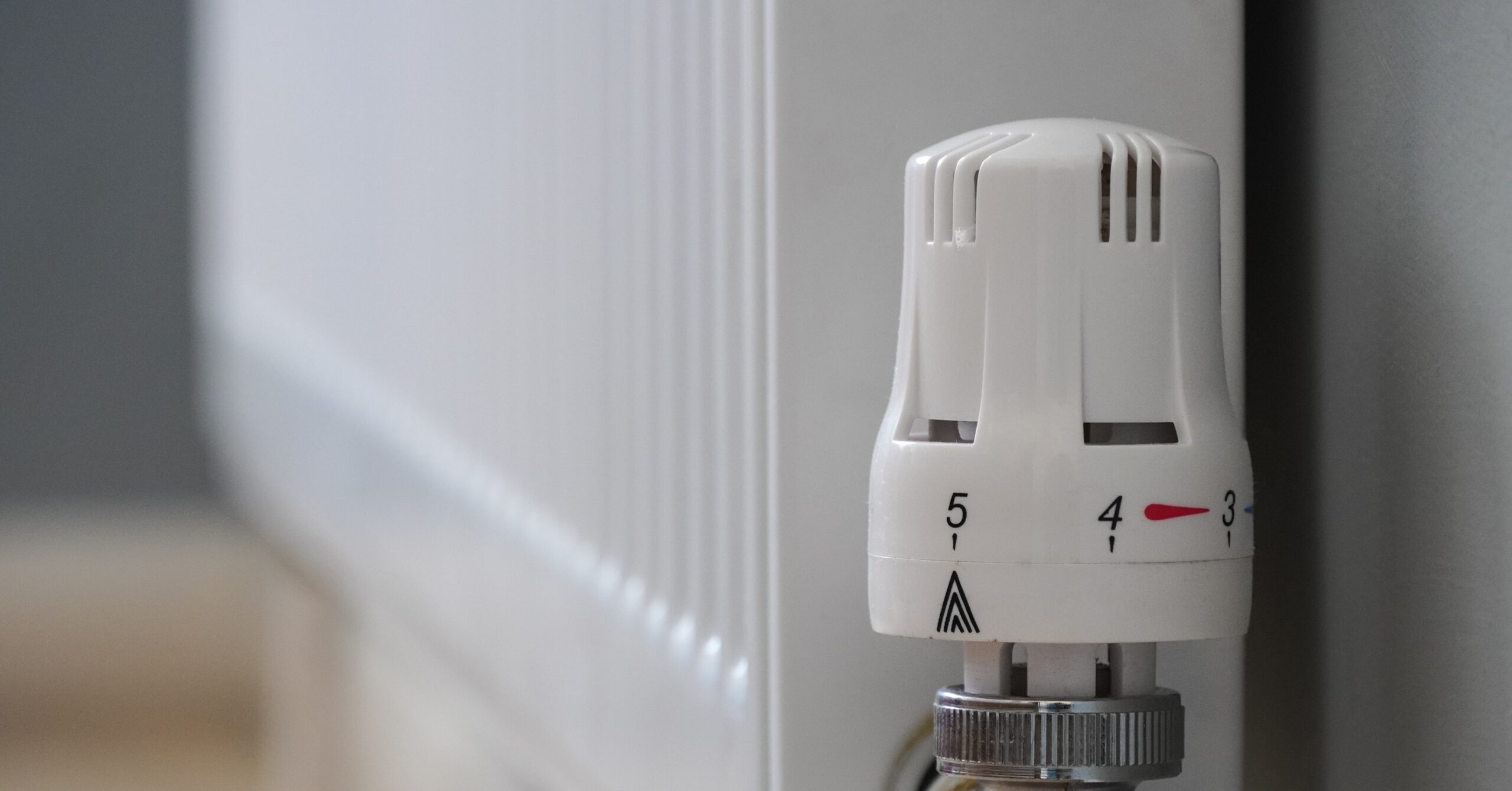 uk electrical cable plug and light